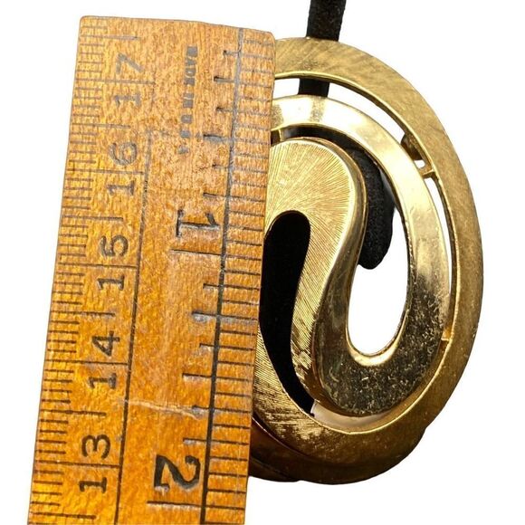 CROWN TRIFARI COMET SWIRL GOLDEN TONED TRIFANIUM CLIP ON EARRINGS VINTAGE 1960s - Picture 5 of 13